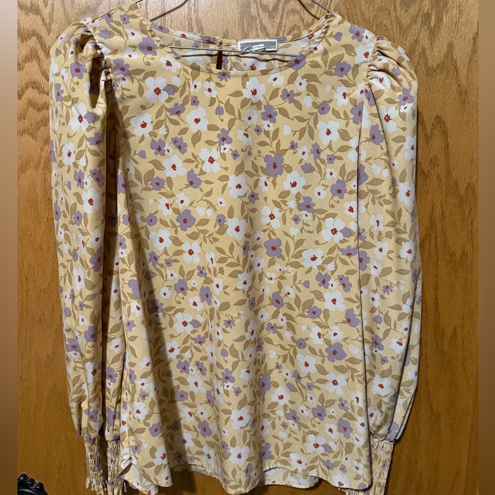 Floral blouse size M